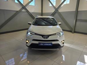 Toyota RAV4 2.2D-4D AWD VX - Image 9