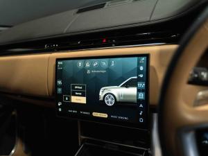 Land Rover Range Rover P530 HSE - Image 13