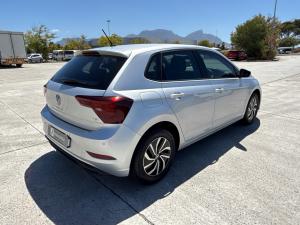 Volkswagen Polo hatch 1.0TSI Life auto - Image 5