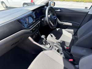 Volkswagen Polo hatch 1.0TSI Life auto - Image 15