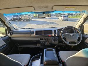 Toyota Hiace 2.5D-4D bus 14-seater GL - Image 6