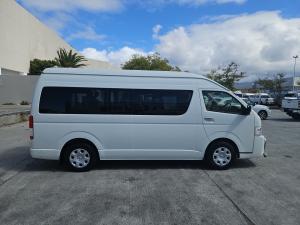 Toyota Hiace 2.5D-4D bus 14-seater GL - Image 3