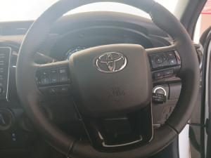 Toyota Hilux 2.8 GD-6 RB LegendE/CAB - Image 8