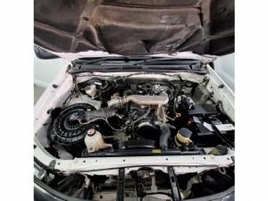 Toyota Hilux 2.5D-4D - Image 10