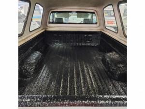 Toyota Hilux 2.5D-4D - Image 5