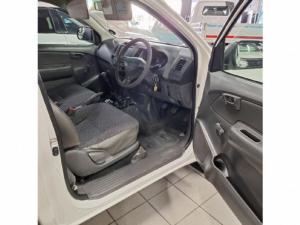 Toyota Hilux 2.5D-4D - Image 6