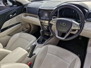 Mahindra XUV300 1.5TD W8 - Image 6