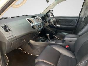 Toyota Hilux 3.0D-4D double cab Raider Legend 45 auto - Image 7