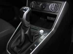 Volkswagen Polo hatch 1.0TSI Life manual - Image 11