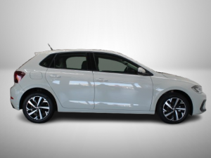 Volkswagen Polo hatch 1.0TSI Life manual - Image 4