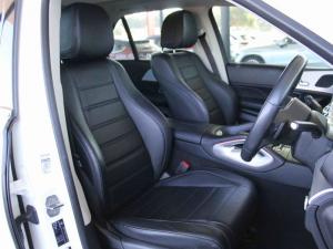 Mercedes-Benz GLE GLE300d 4Matic - Image 17