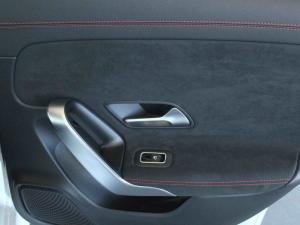 Mercedes-Benz CLA CLA220d Progressive - Image 18