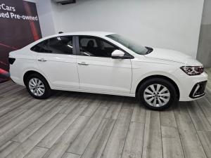 Volkswagen Polo sedan 1.6 Life manual - Image 11