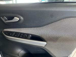 Nissan Magnite 1.0 Visia manual - Image 8