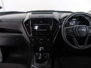 Isuzu D-Max 1.9TD Extended cab - Image 16