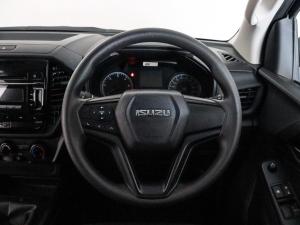 Isuzu D-Max 1.9TD Extended cab - Image 21