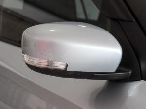 Suzuki Swift 1.2 GLX manual - Image 10