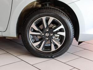 Suzuki Swift 1.2 GLX manual - Image 11