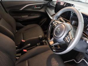 Suzuki Swift 1.2 GLX manual - Image 17