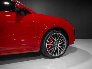 Porsche Cayenne GTS coupe - Image 18