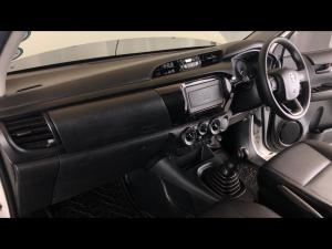 Toyota Hilux 2.0 single cab S (aircon) - Image 7