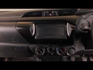 Toyota Hilux 2.0 single cab S (aircon) - Image 24