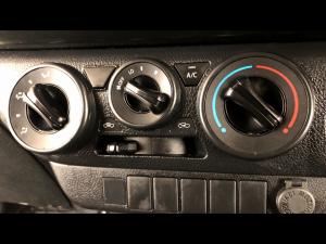 Toyota Hilux 2.0 single cab S (aircon) - Image 29