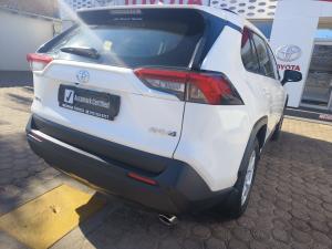 Toyota RAV4 2.0 GX - Image 16