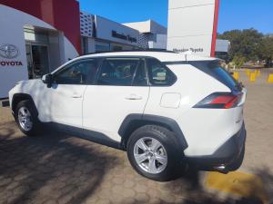 Toyota RAV4 2.0 GX - Image 22