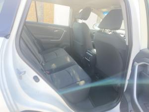 Toyota RAV4 2.0 GX - Image 34