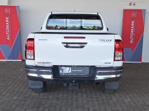 Toyota Hilux 2.4GD-6 double cab 4x4 Raider manual - Image 5
