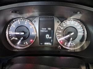 Toyota Hilux 2.4GD-6 double cab 4x4 Raider manual - Image 8