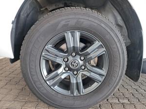 Toyota Hilux 2.4GD-6 double cab 4x4 Raider manual - Image 9