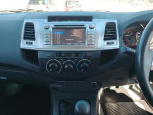 Toyota Hilux 3.0D-4D Xtra cab Raider Dakar edition - Image 17