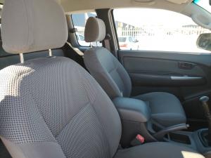 Toyota Hilux 3.0D-4D Xtra cab Raider Dakar edition - Image 19