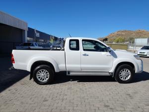 Toyota Hilux 3.0D-4D Xtra cab Raider Dakar edition - Image 4