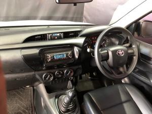 Toyota Hilux 2.0 single cab S (aircon) - Image 6