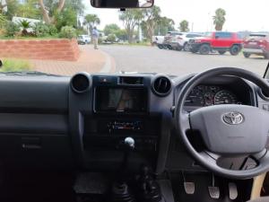 Toyota Land Cruiser 79 4.5D-4D V8 double cab LX - Image 6
