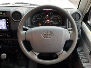Toyota Land Cruiser 79 4.5D-4D V8 double cab LX - Image 8