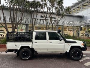 Toyota Land Cruiser 79 4.5D-4D V8 double cab LX - Image 3