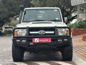 Toyota Land Cruiser 79 4.5D-4D V8 double cab LX - Image 4