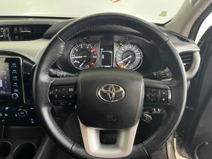 Toyota Hilux 2.8GD-6 double cab Raider auto - Image 8