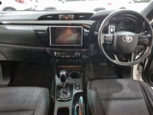 Toyota Hilux 2.8 GD-6 Raider 4X4 automaticD/C - Image 6