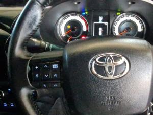 Toyota Hilux 2.8 GD-6 Raider 4X4 automaticD/C - Image 9