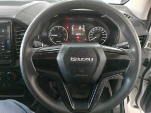 Isuzu D-MAX 1.9 Ddi HR S/C - Image 11