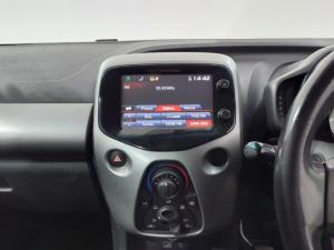 Toyota Aygo 1.0 - Image 11