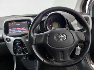 Toyota Aygo 1.0 - Image 13