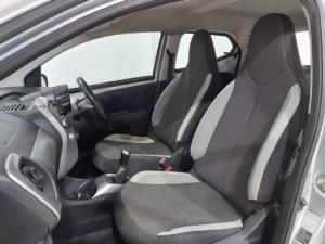 Toyota Aygo 1.0 - Image 7