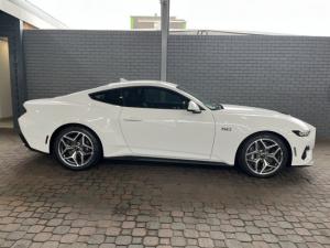 Ford Mustang 5.0 GT fastback - Image 2