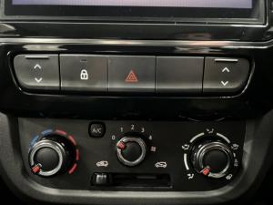 Renault Kwid 1.0 Zen - Image 12